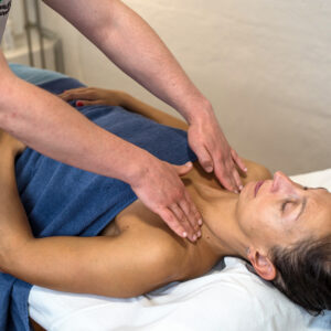 Drainage lymphatique - drainage des noeuds lymphatiques rétroclaviculaires